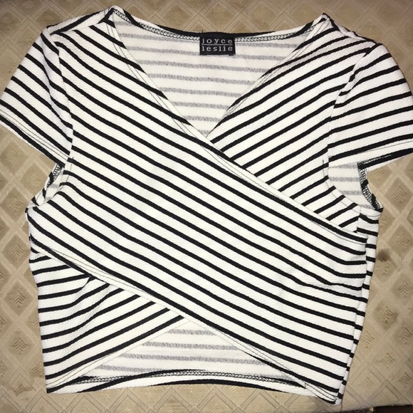 Crops tops (various brands, Rue 21, Arizona) - Picture 2 of 3